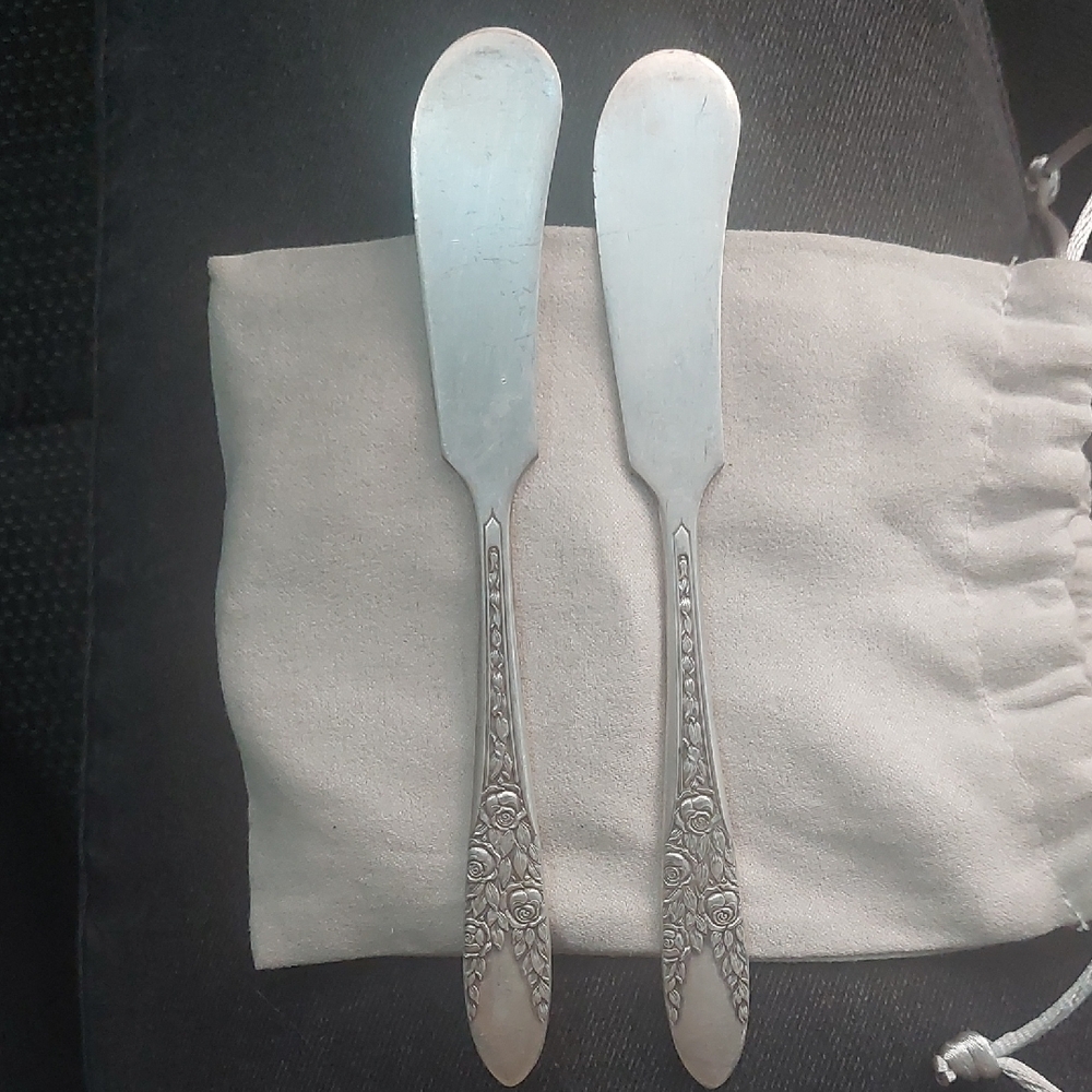 Elegant Silver Butter Spreaders